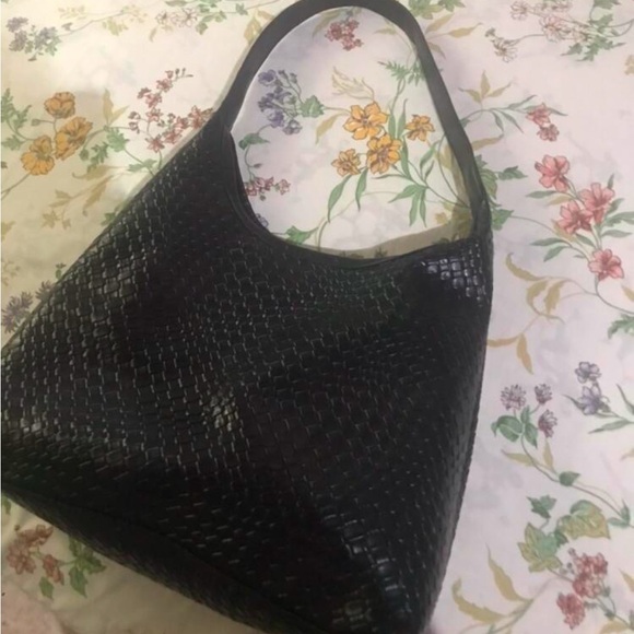 Luxe Vegan Leather Textured Shoulder Bag Set - Picture 11 of 13